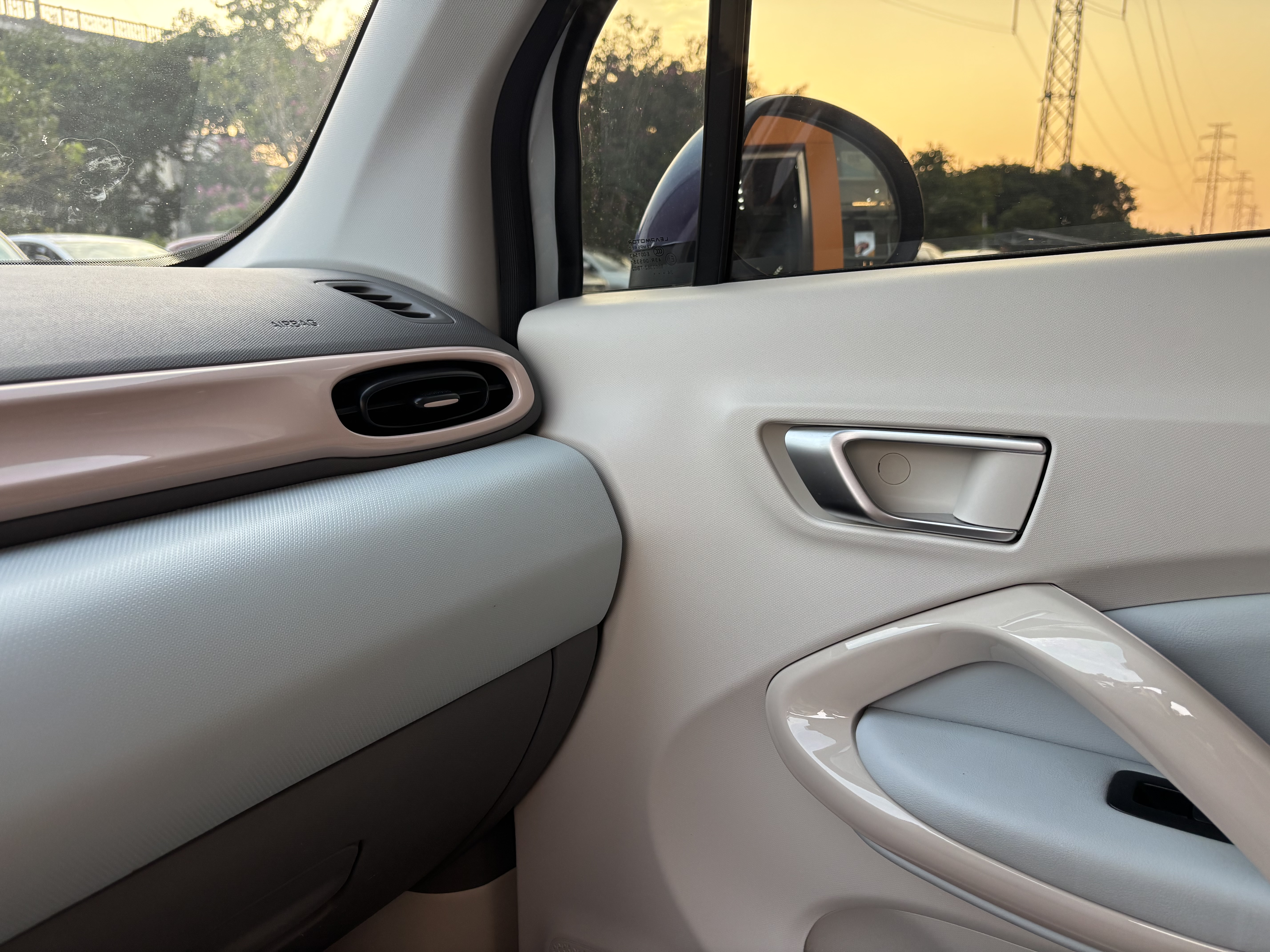 零跑汽车 零跑T03 2024 汽车图片 #27