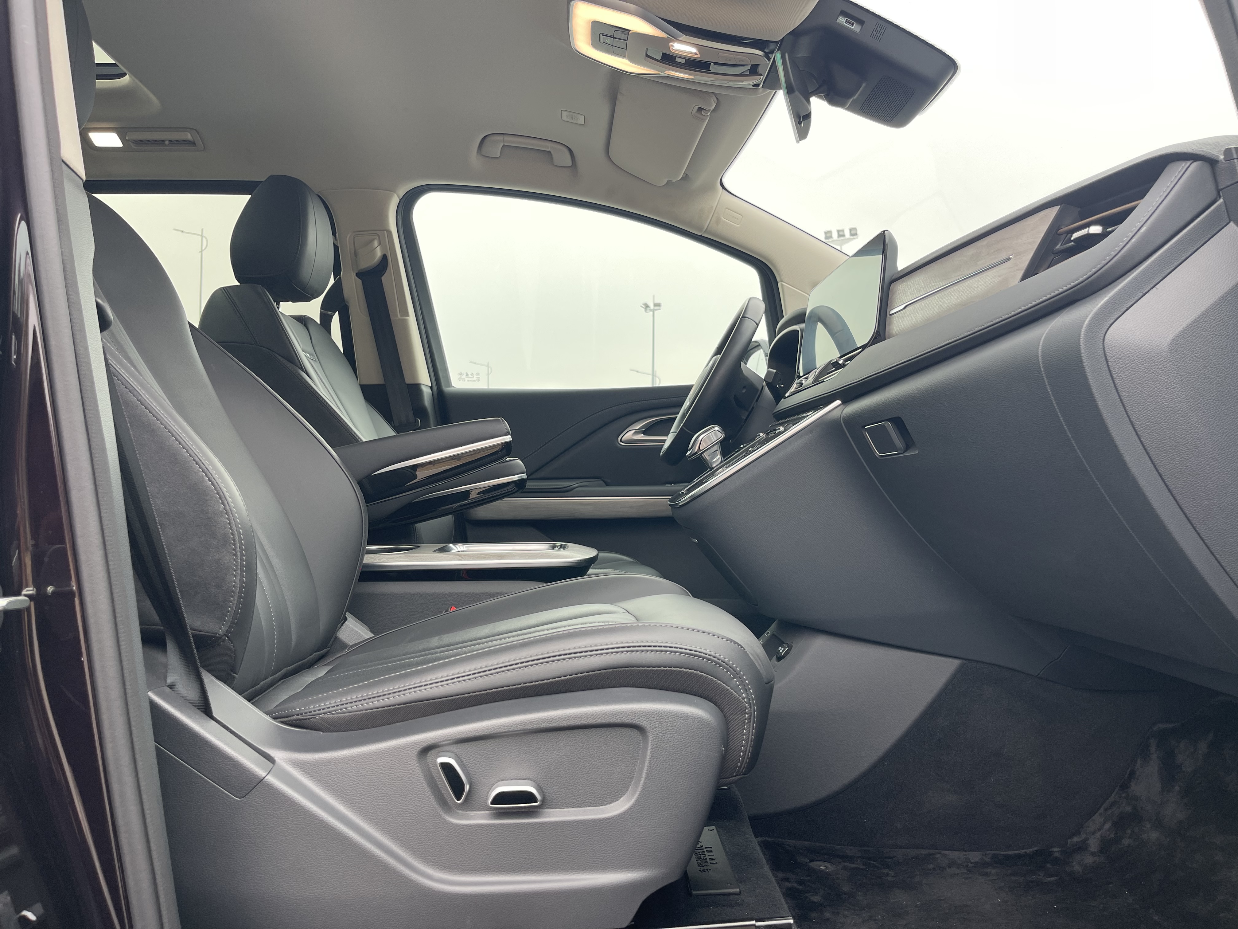 HongQi HQ9 PHEV 2024 car image #27