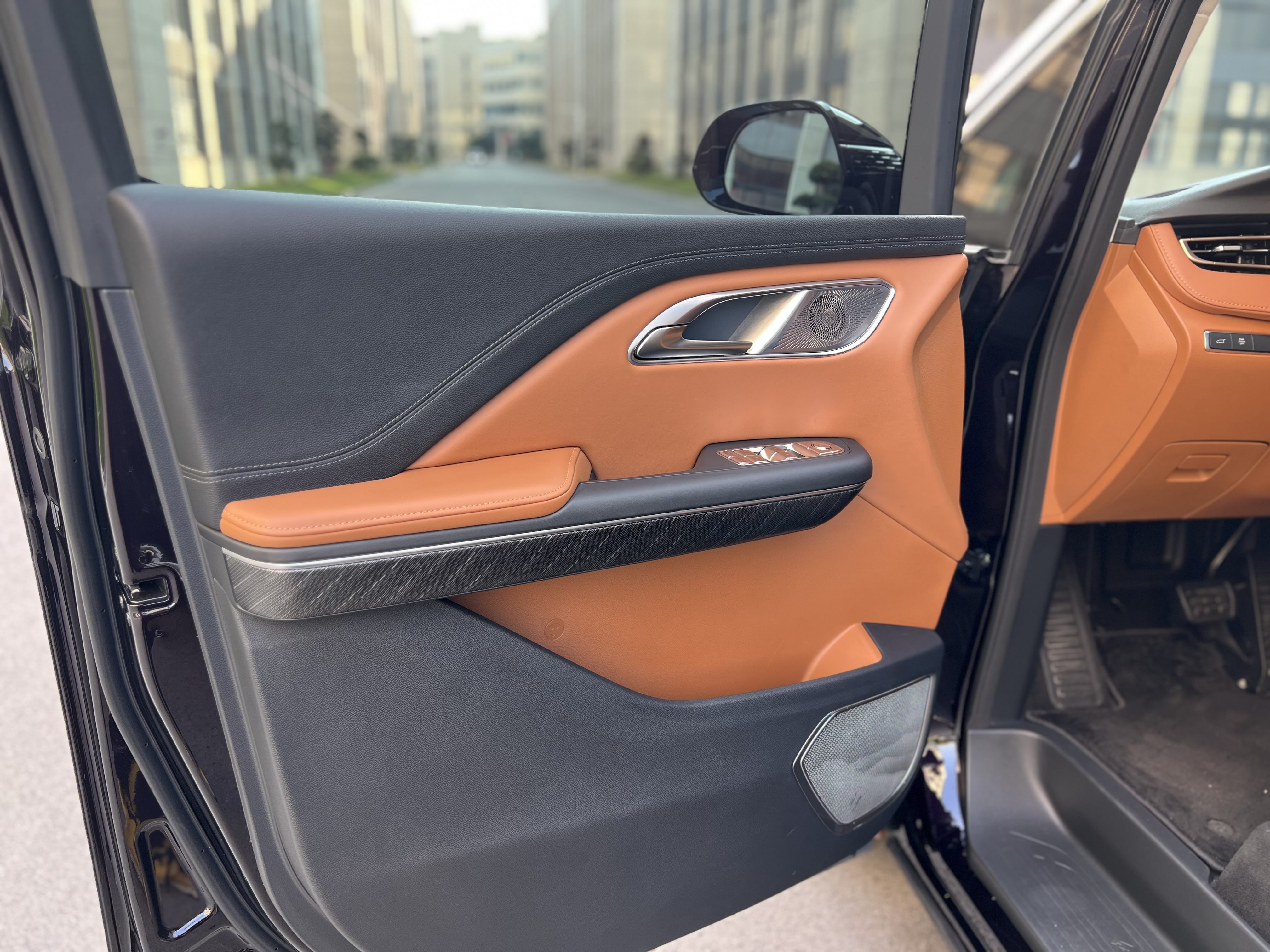 HongQi HQ9 PHEV 2024 #27 HongQi HQ9 PHEV 2024 car image #27