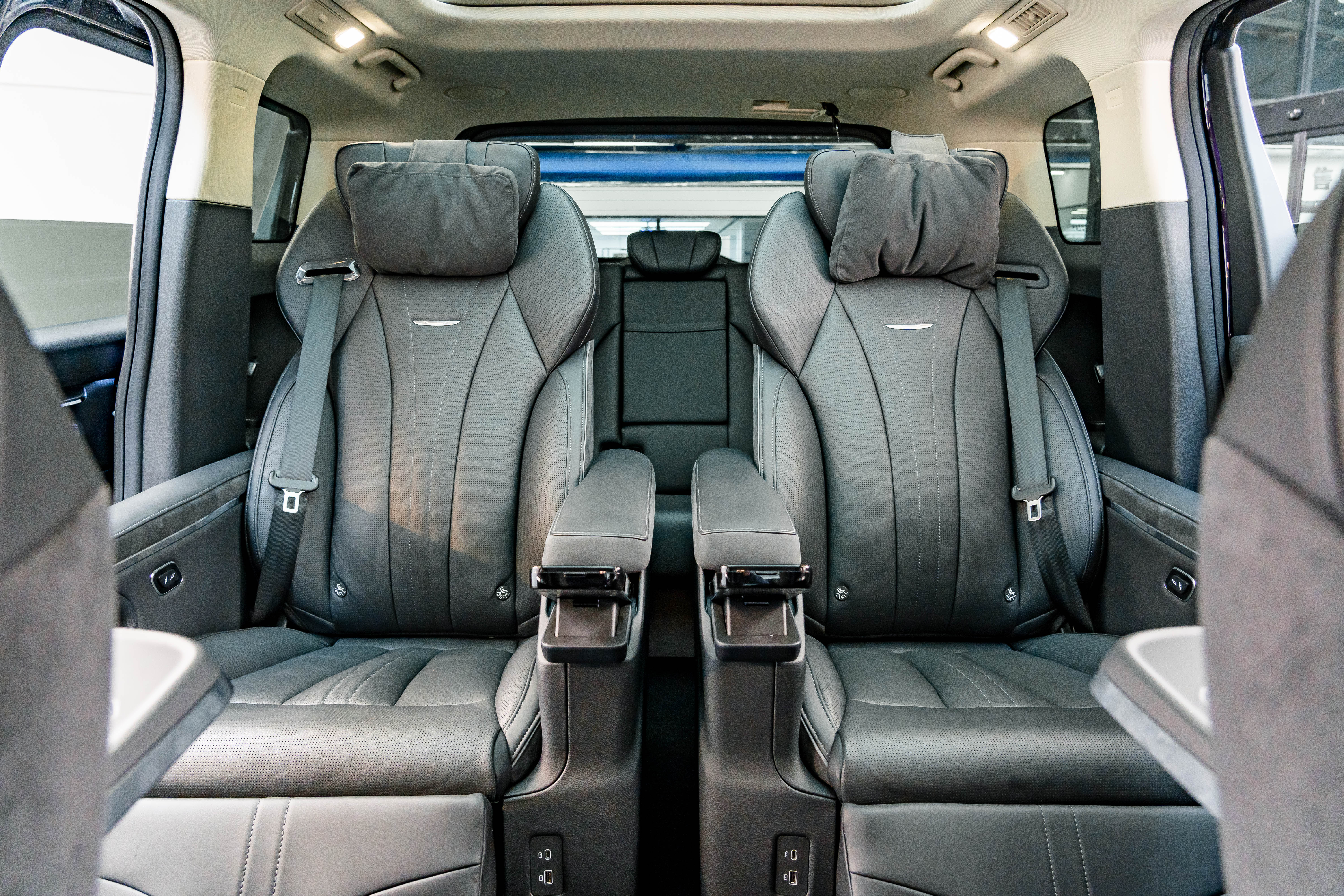 HongQi HQ9 PHEV 2025 #27 HongQi HQ9 PHEV 2025 car image #27