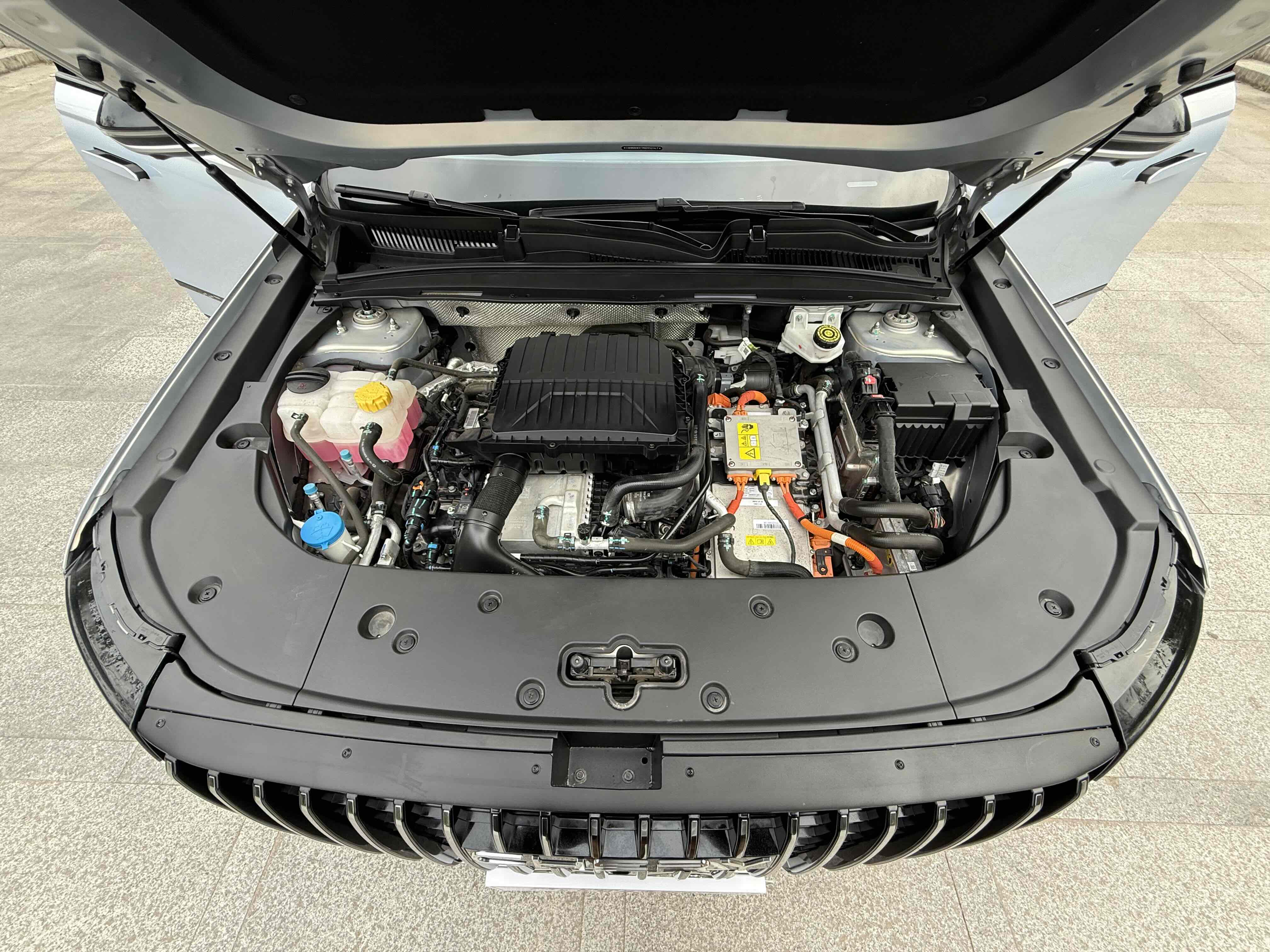 Chery Exploration 06 C-DM 2024 immagine di auto #27