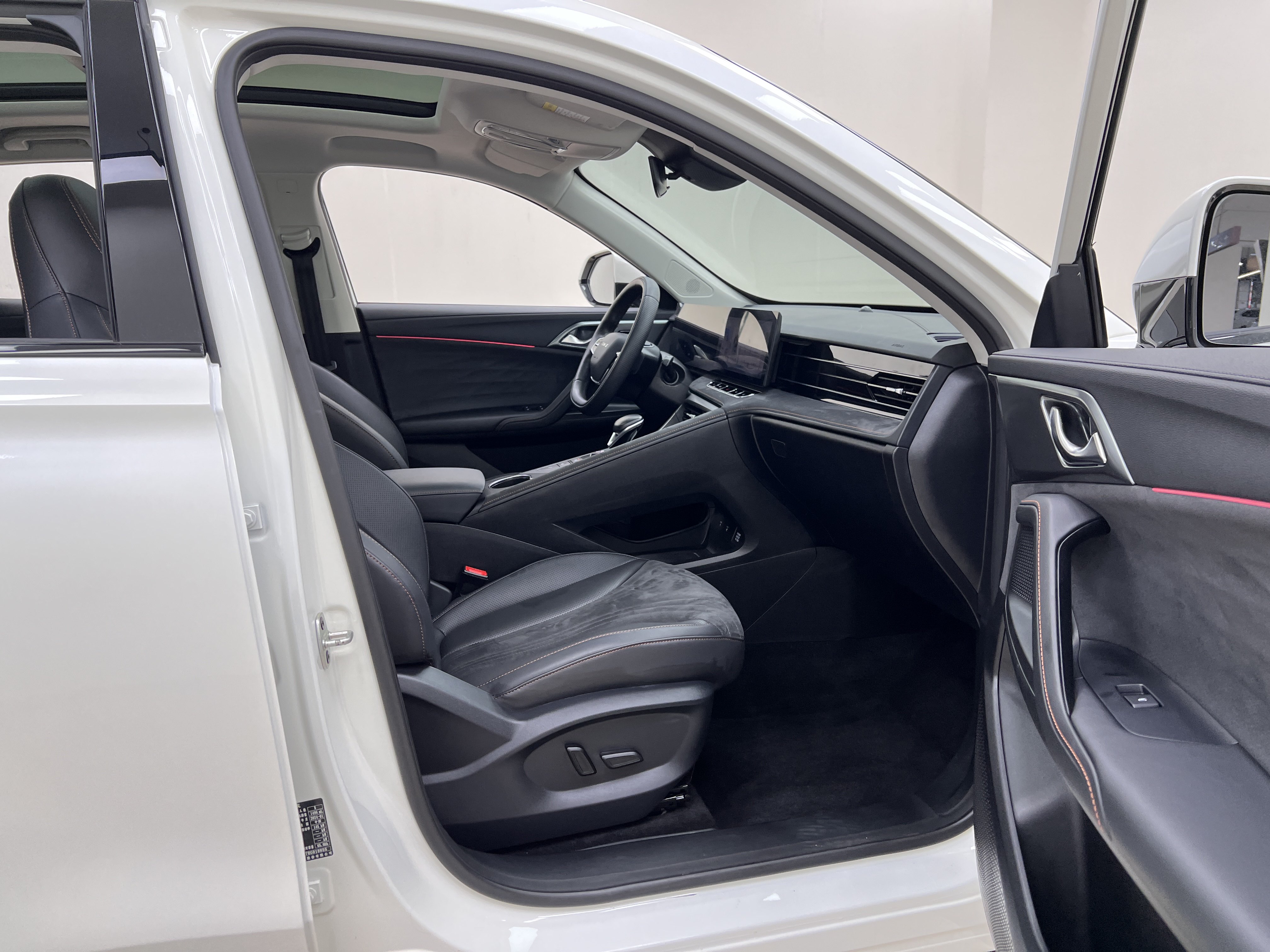 Roewe D5X DMH 2024 car image #27