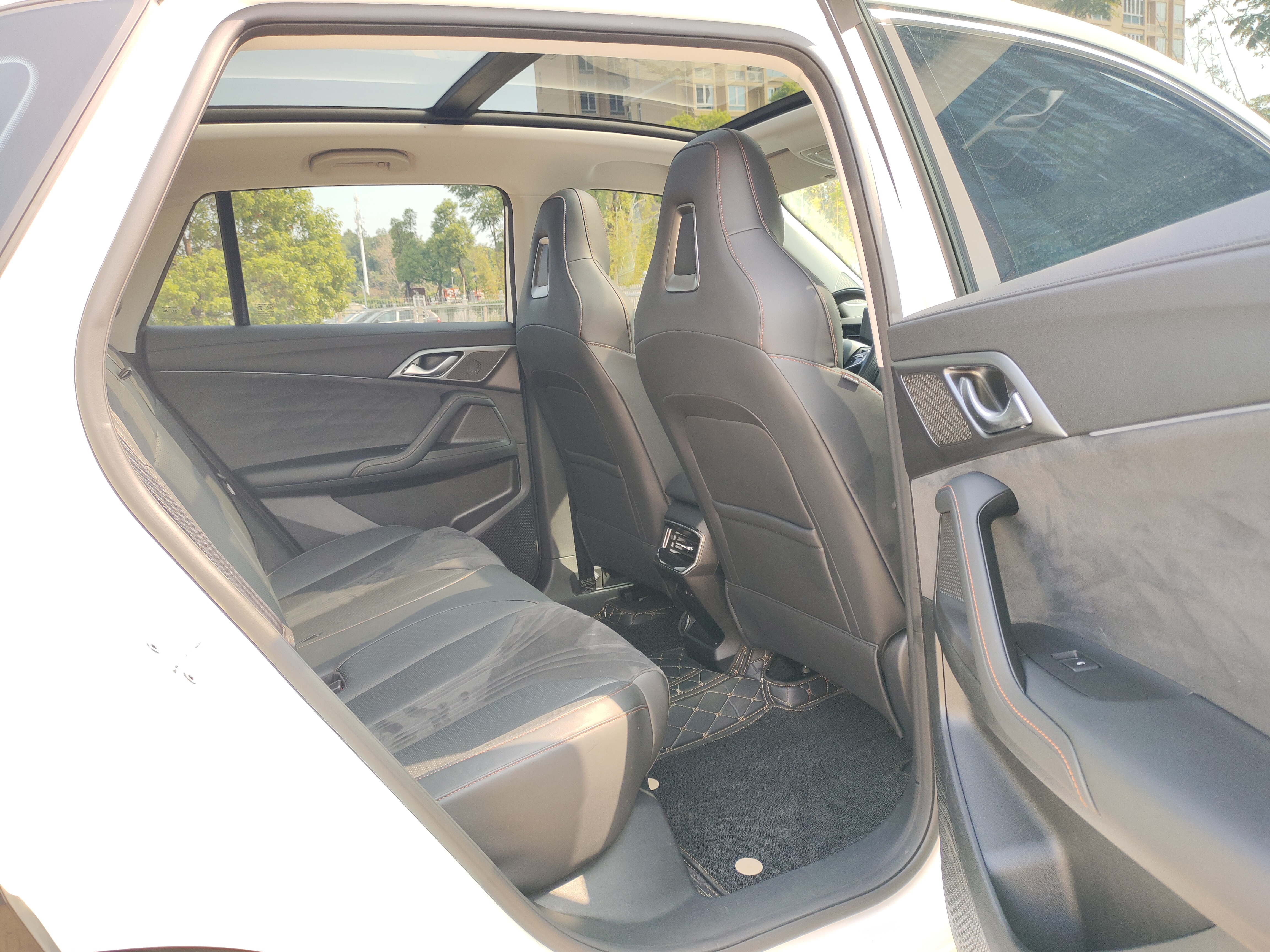 Roewe D5X DMH 2024 car image #27