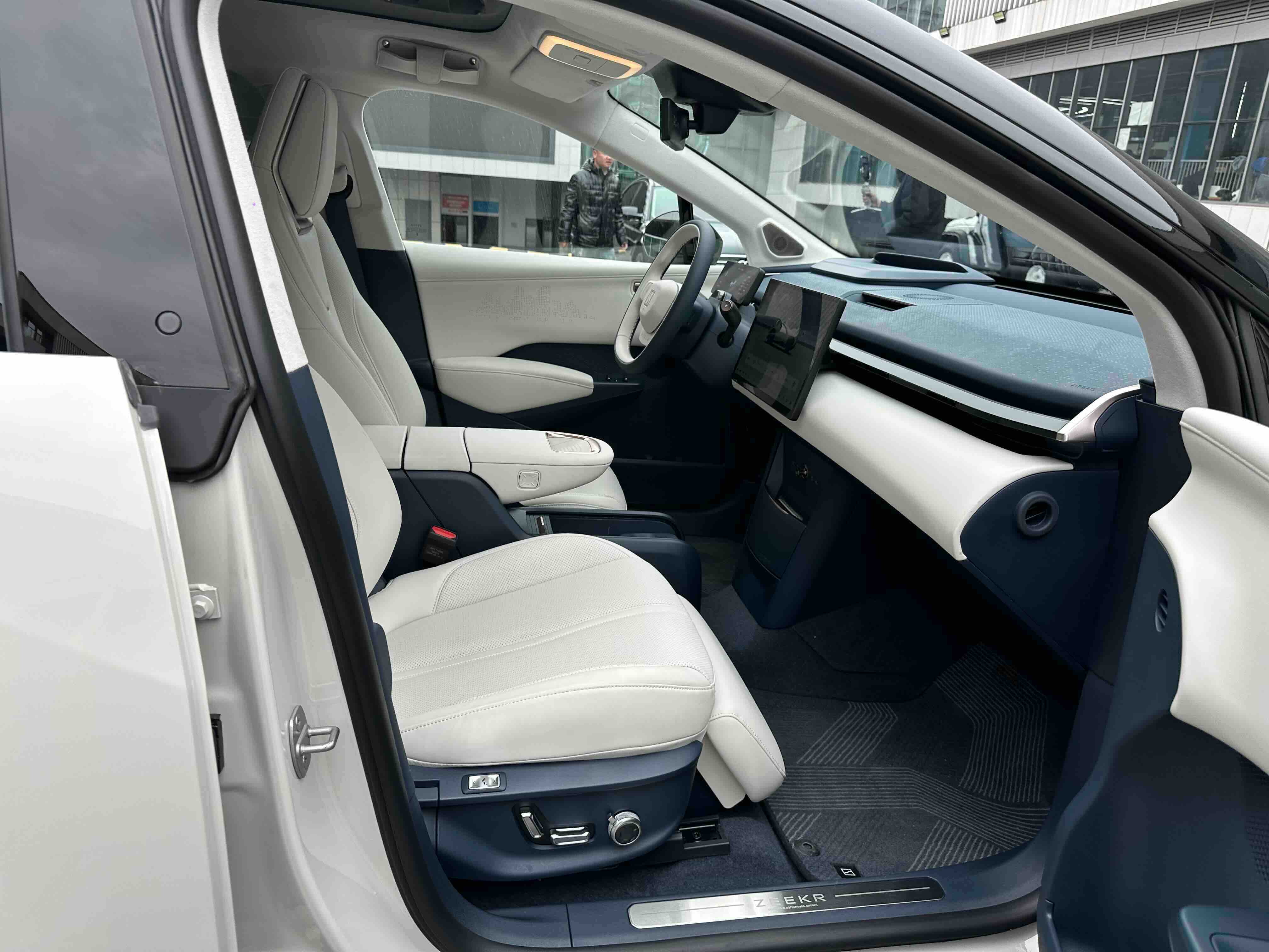 Zeekr X 2024 car image #27