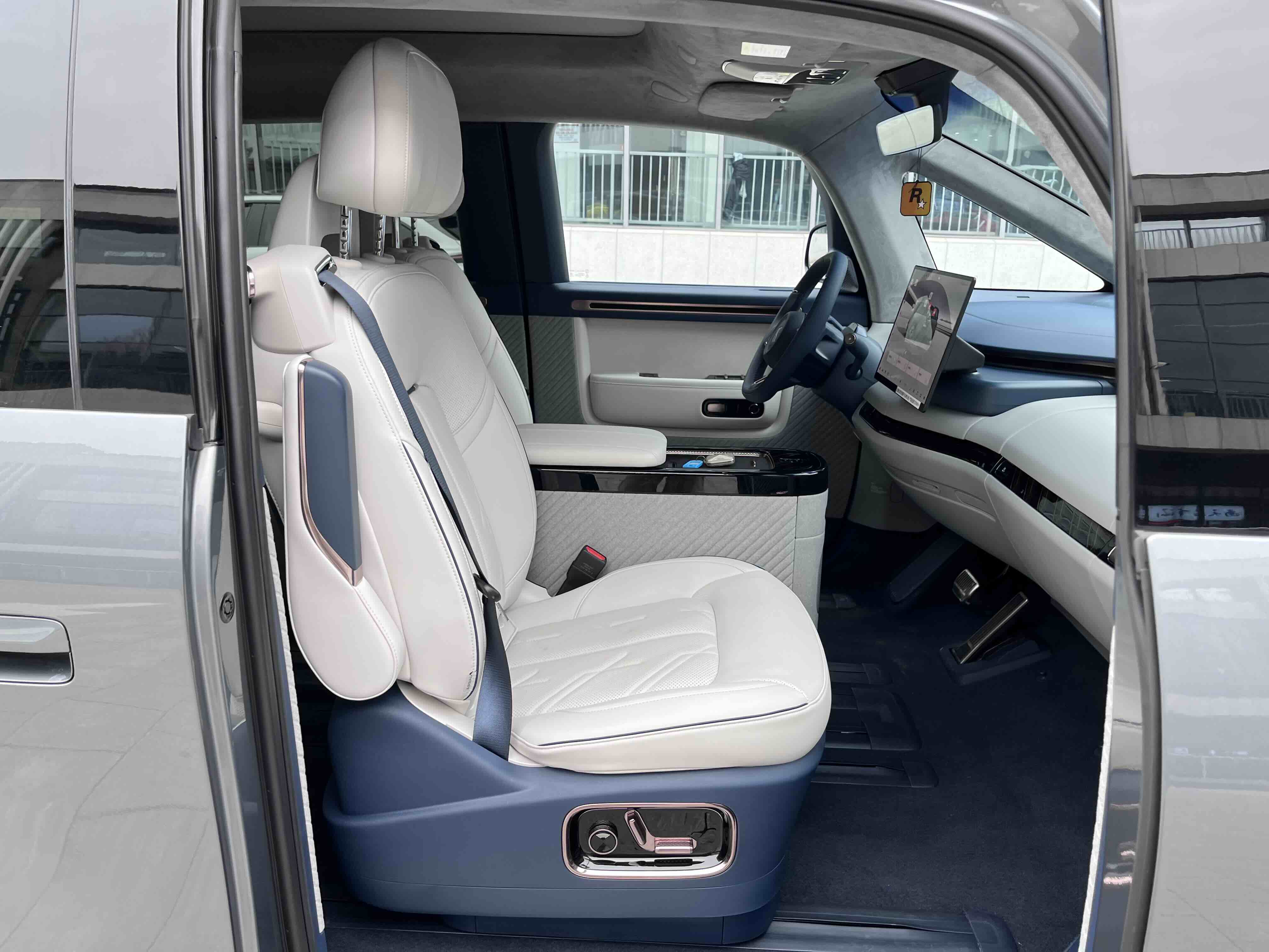 Zeekr MIX 2024 صورة سيارة #27