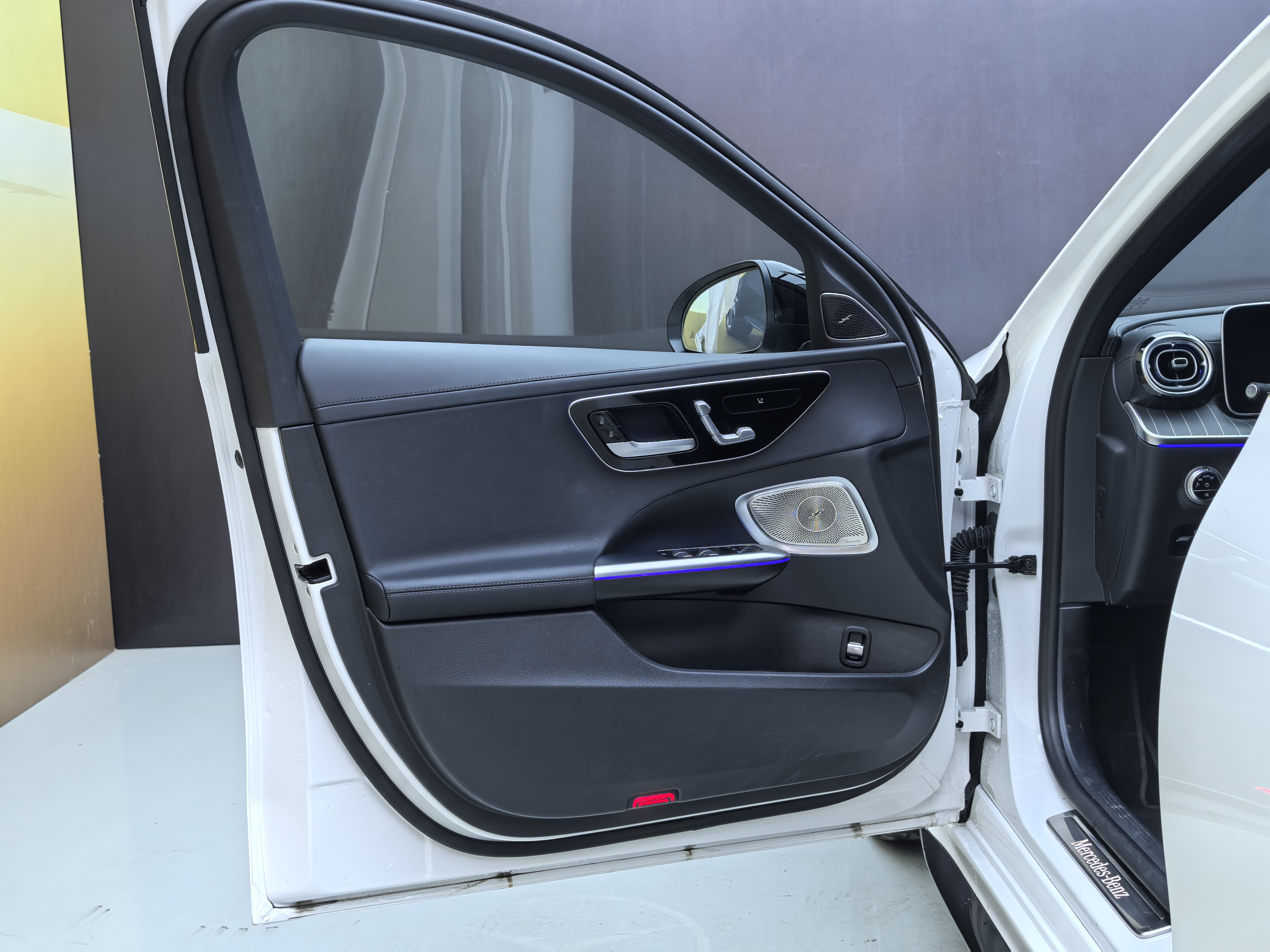 Mercedes-Benz C Class 2024 car image #27