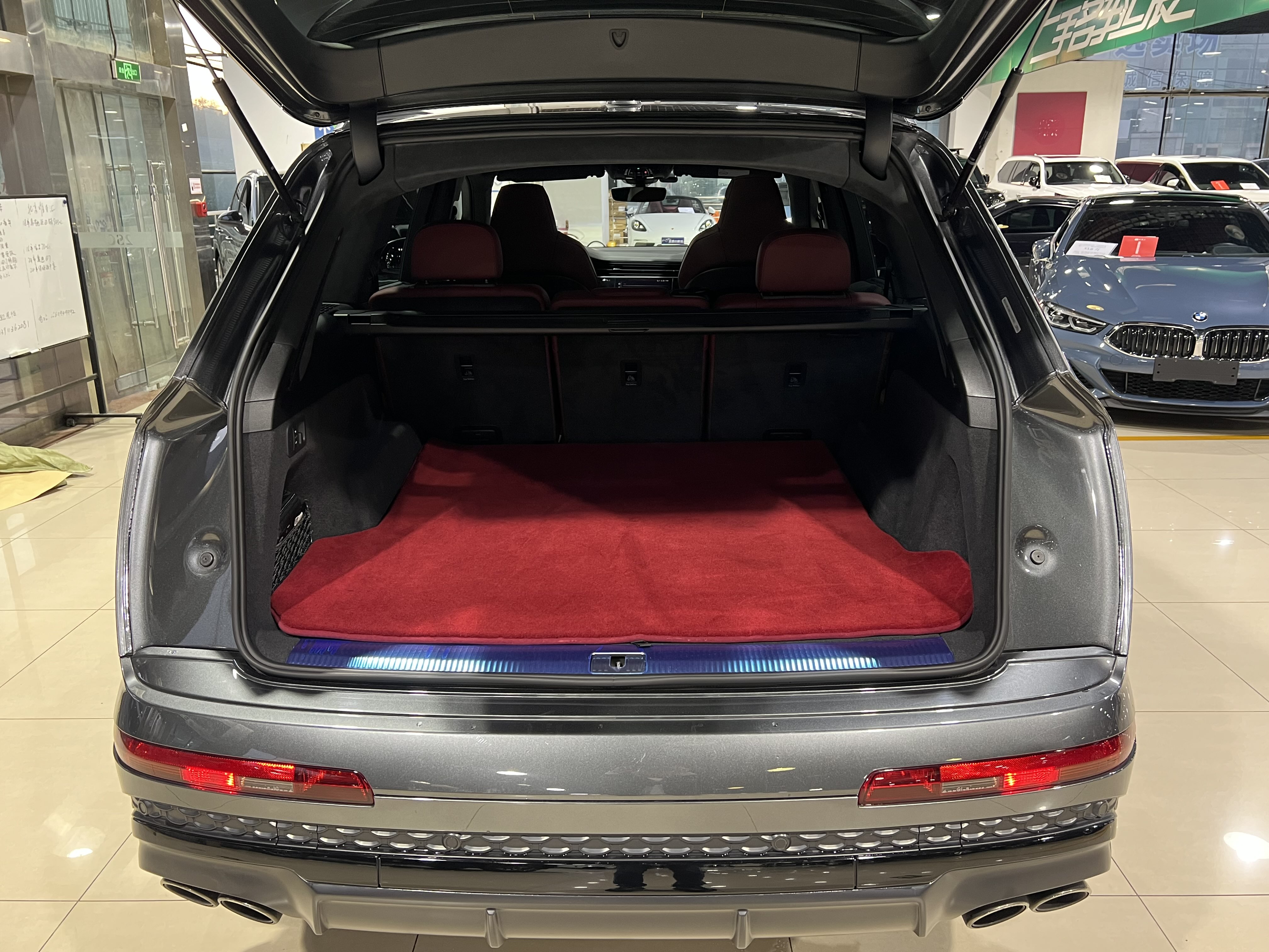 Audi SQ7 2024 #27 Audi SQ7 2024 car image #27