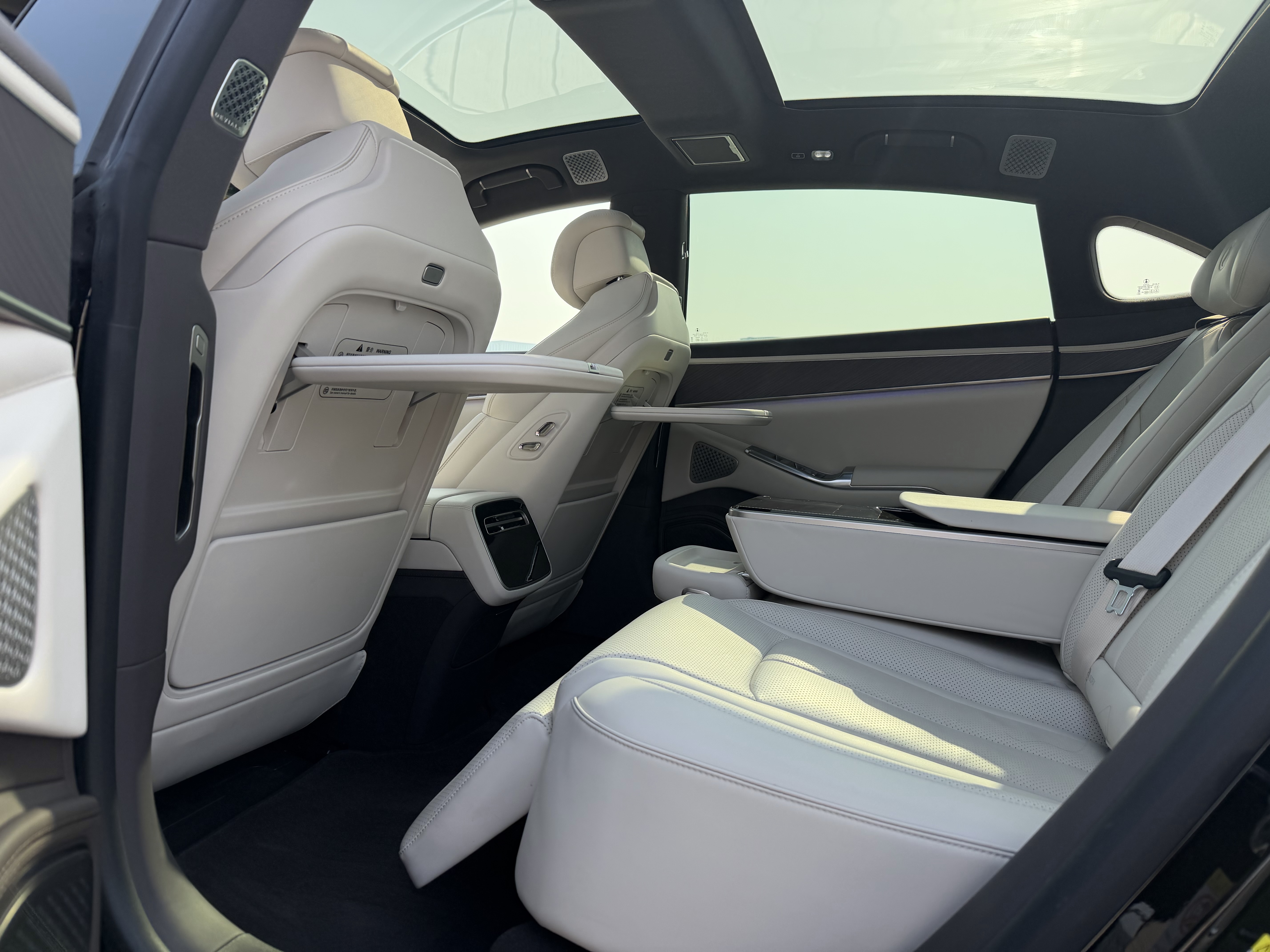 Denza Z9 2025 car image #27