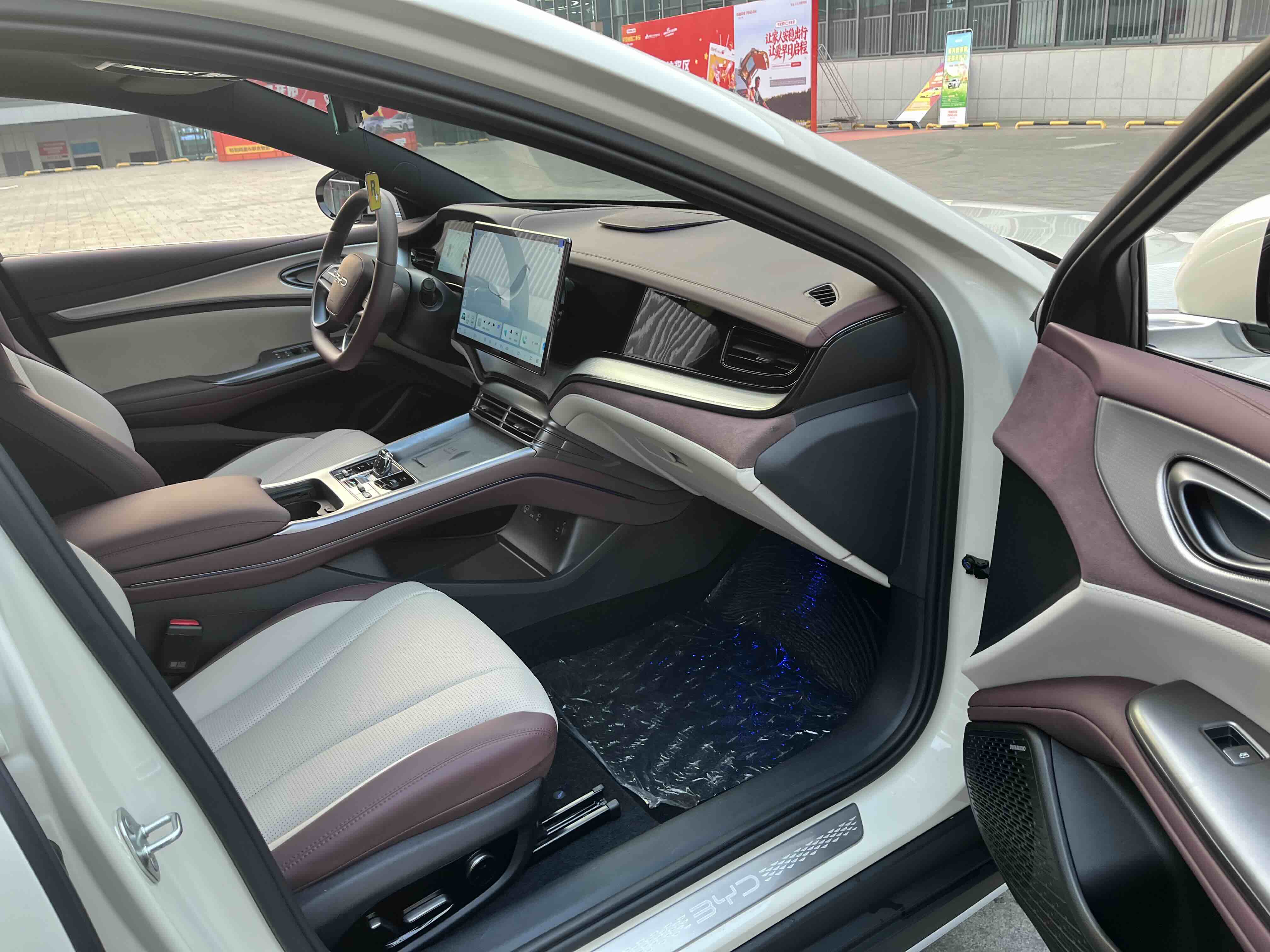 BYD Seal 07 DM-i 2025 car image #27