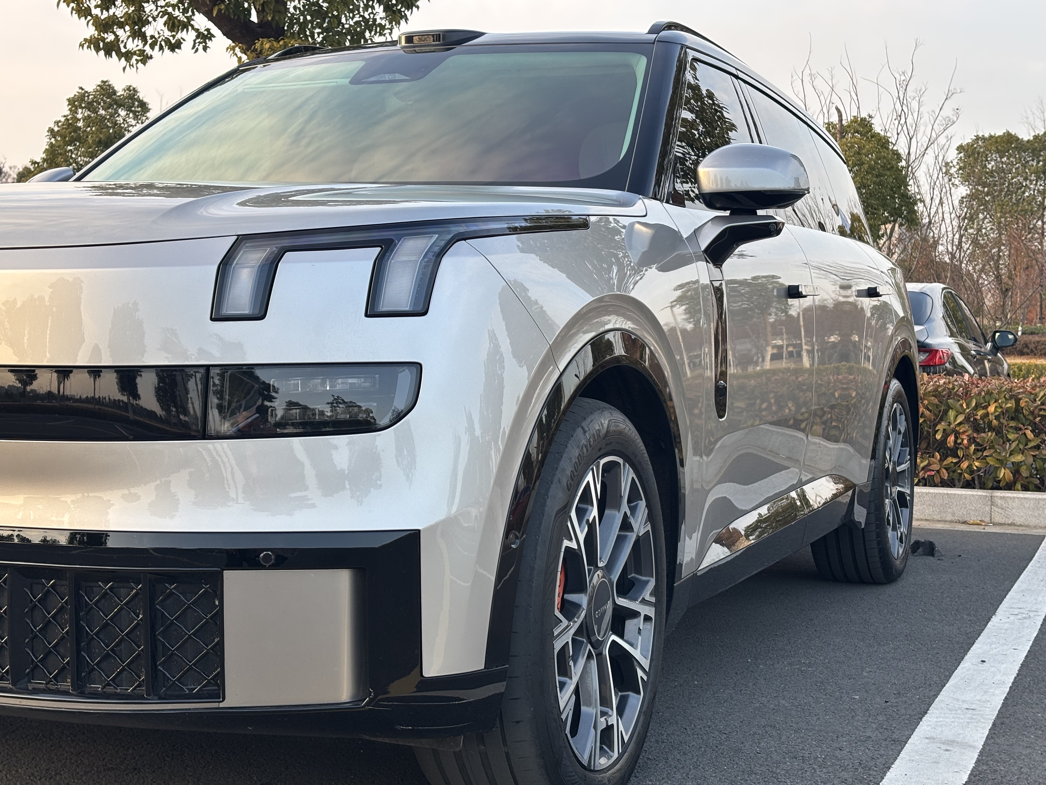 Lynk & Co 900 2025 car image #27