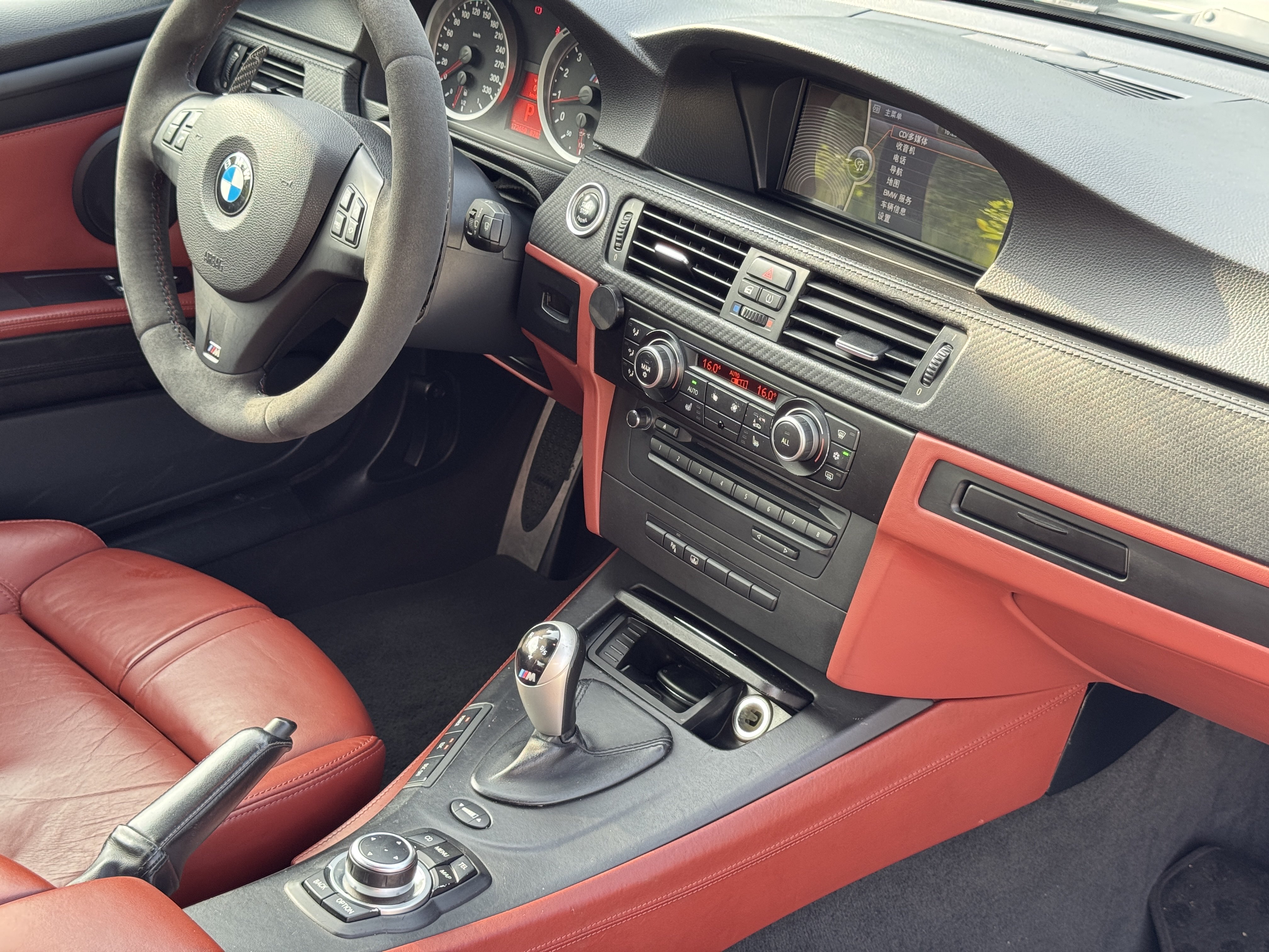 BMW M3 2010 #27 BMW M3 2010 car image #27