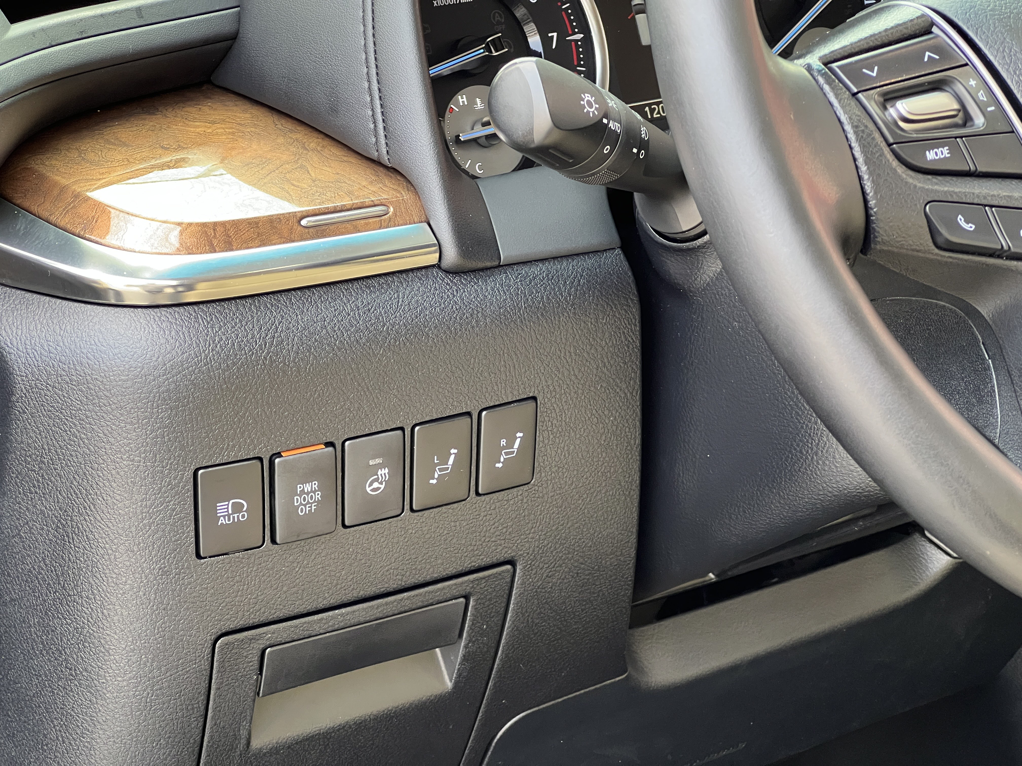 Toyota Alphard 2017 car image #27