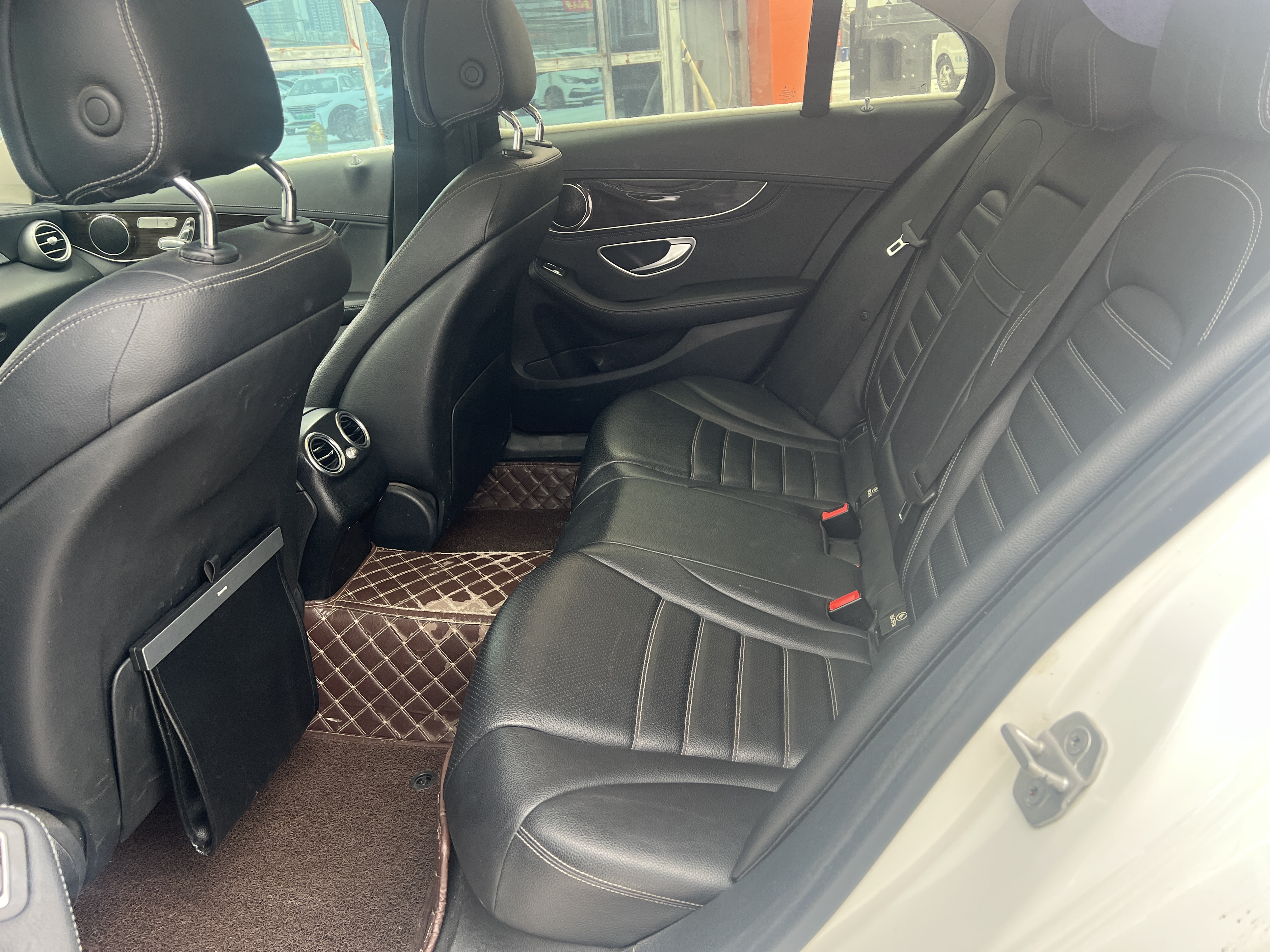Mercedes-Benz C Class 2015 car image #27