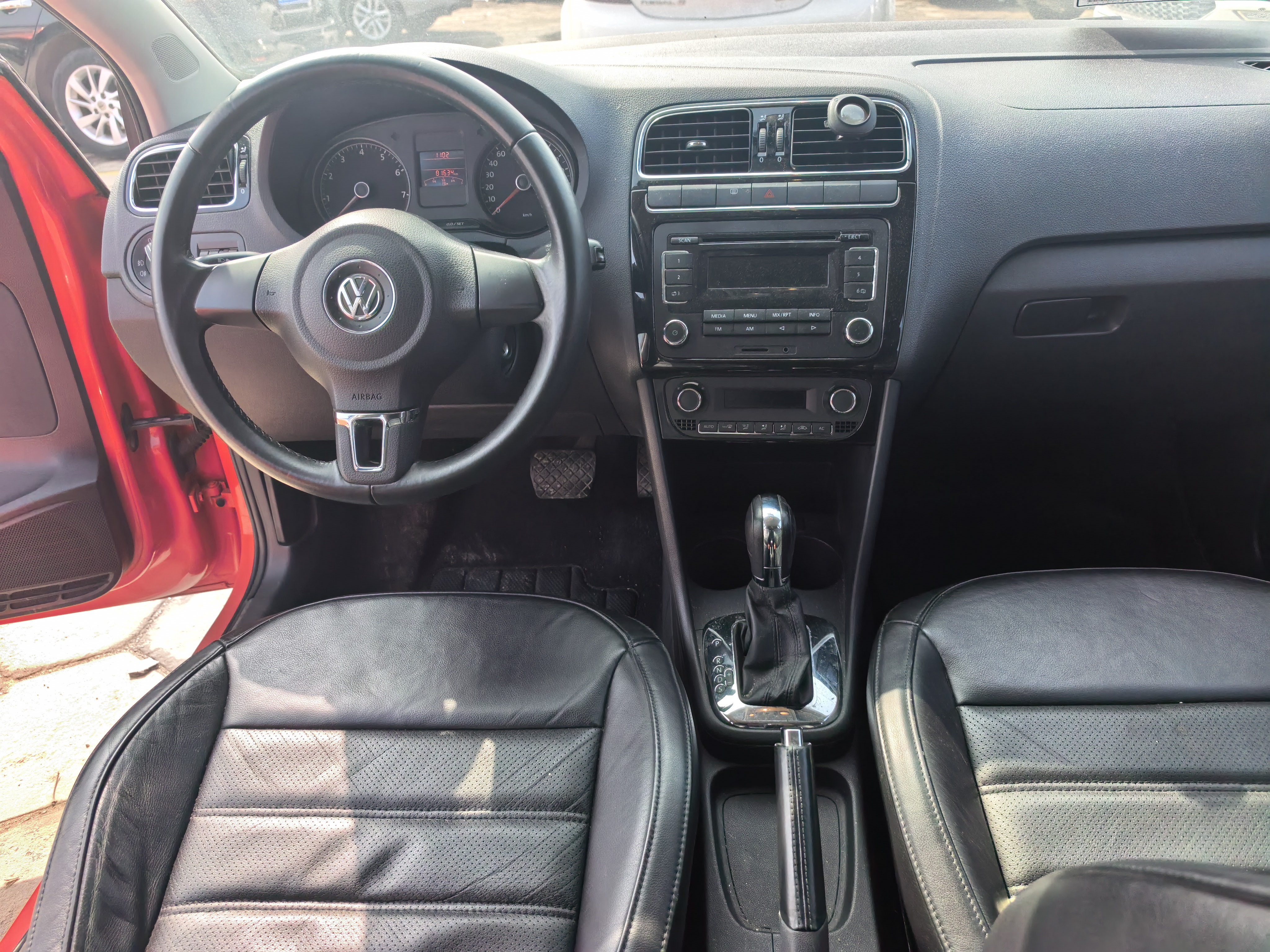 Polo 2012 car image #27