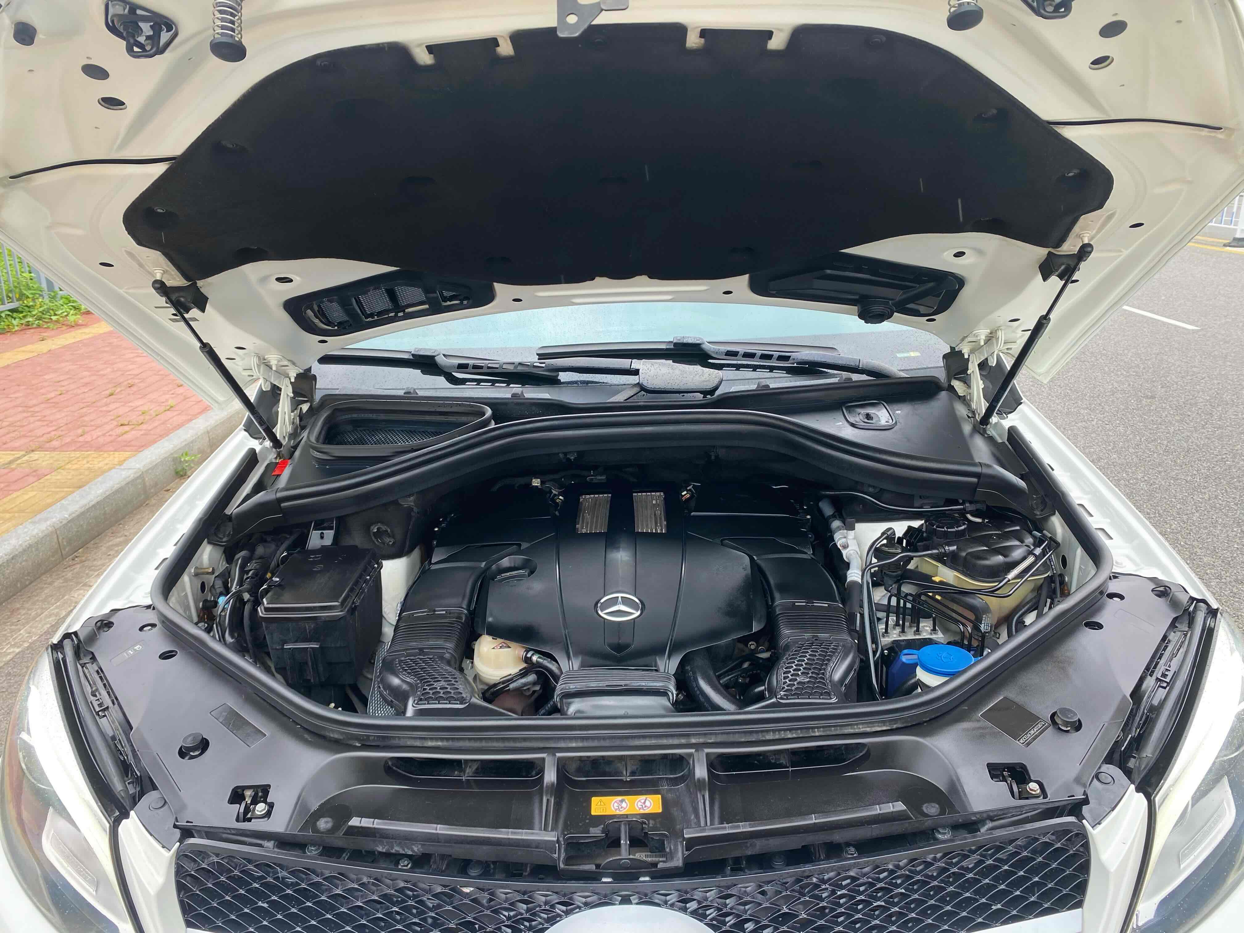 Mercedes-Benz GLE Coupe 2016 صورة سيارة #27