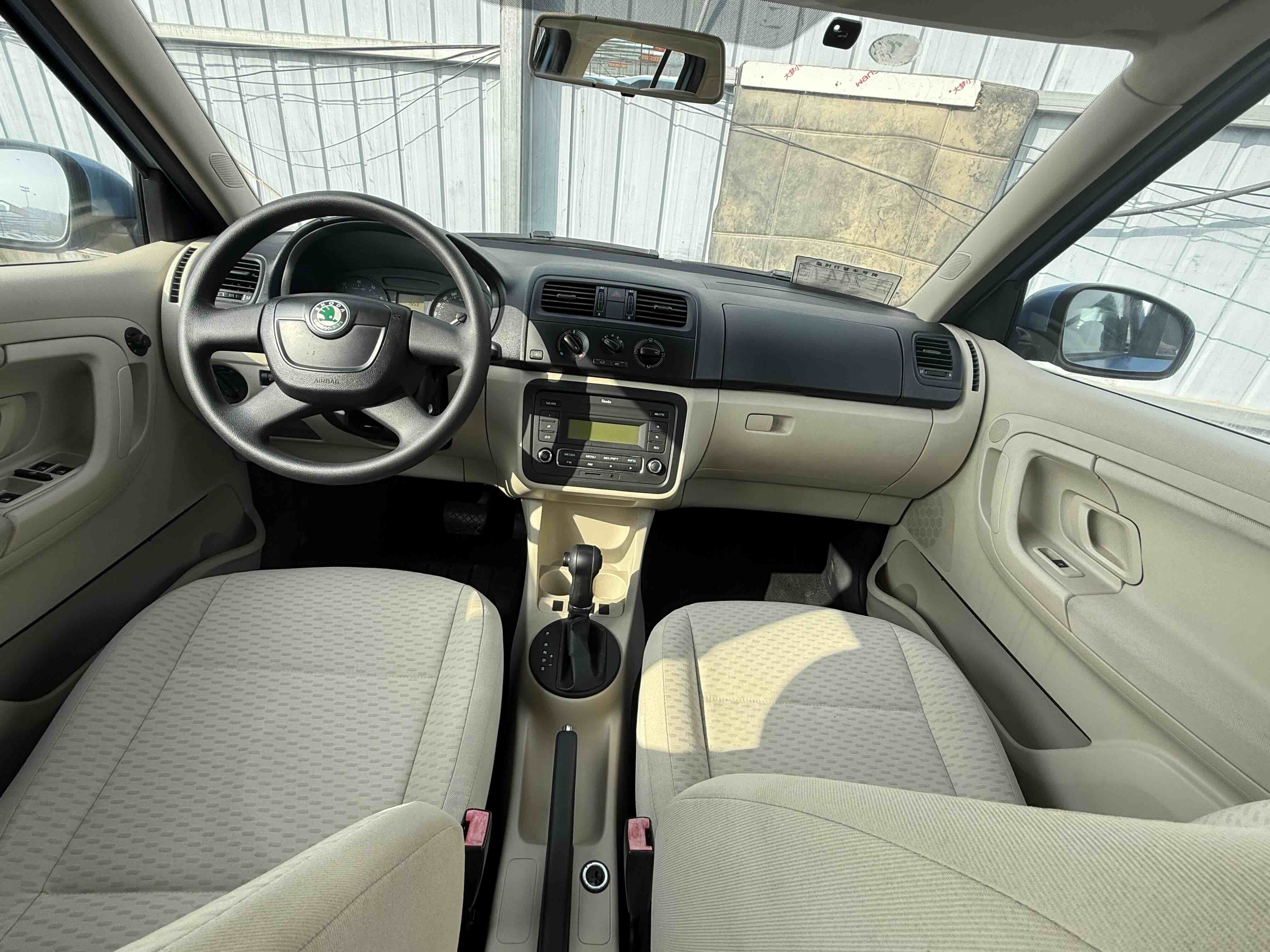 Skoda Fabia 2012 immagine di auto #27