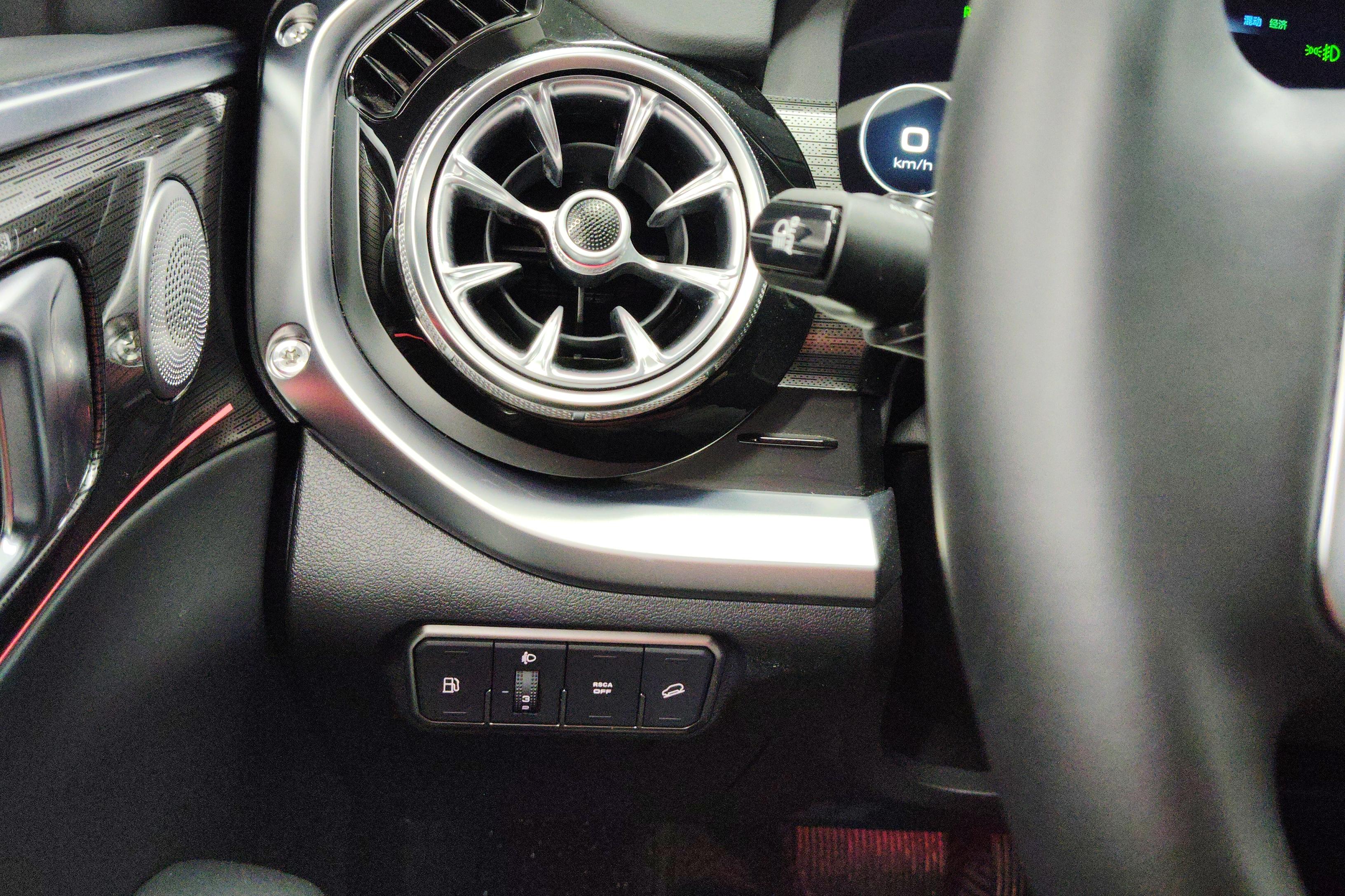 Tank 400 2023 car image #27