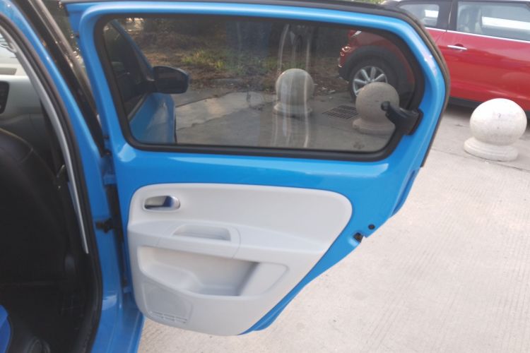 Volkswagen up! 2016 immagine di auto #27