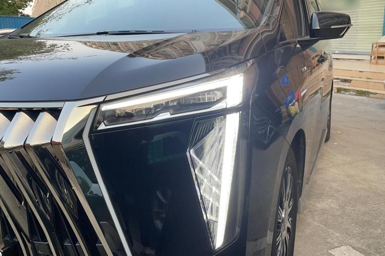 GAC Trumpchi E9 2024 #27 GAC Trumpchi E9 2024 car image #27