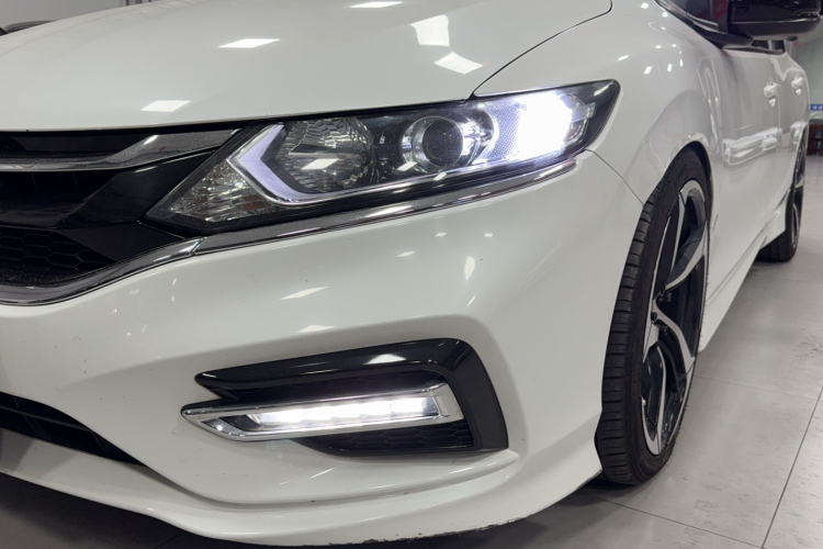 Honda Jade 2017 car image #27