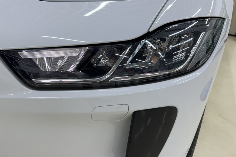 2019 car image #27