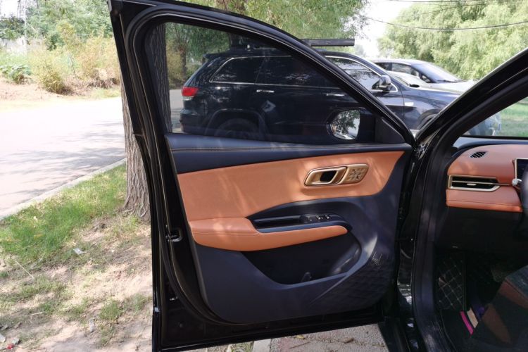 哪吒汽车 哪吒X 2024 汽车图片 #27