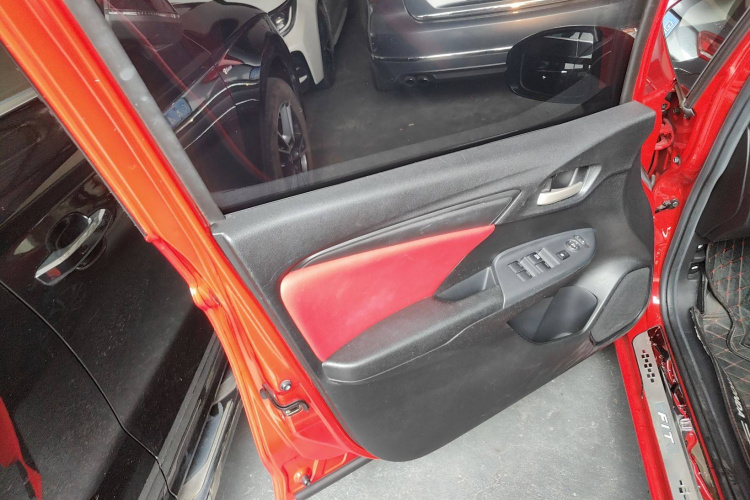 Honda Fit (Imported) 2017 #27 Honda Fit (Imported) 2017 صورة سيارة #27