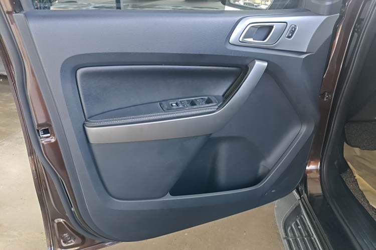 Ford Everest 2018 #27 Ford Everest 2018 car image #27