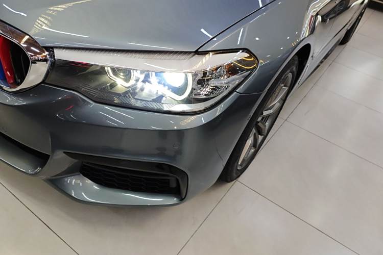 BMW 5 Series (Imported) 2018 #27 BMW 5 Series (Imported) 2018 car image #27