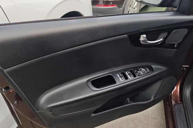 Kia K5 2017 изображение автомобиля #27