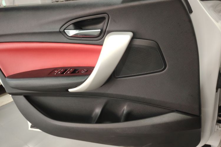 BMW 1 Series (Imported) 2019 #27 BMW 1 Series (Imported) 2019 car image #27