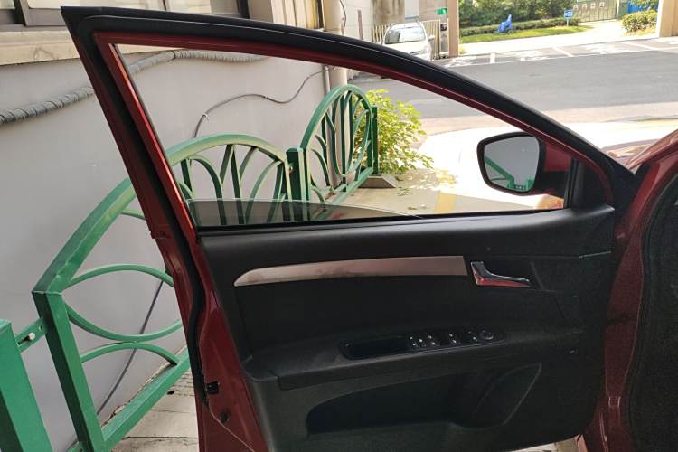 Roewe 350 2017 صورة سيارة #27