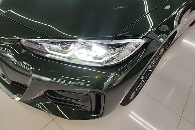 BMW i4 M50 2024 #27 BMW i4 M50 2024 car image #27