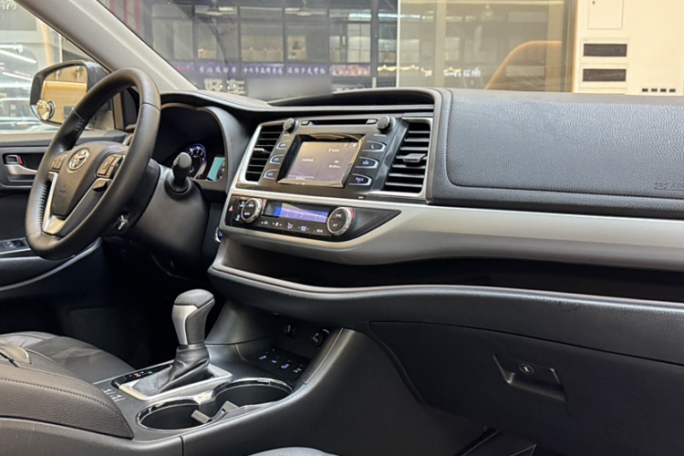 Toyota Highlander (Imported) 2016 car image #27