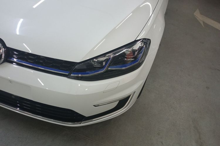 Volkswagen Golf Pure Electric 2020 car image #27