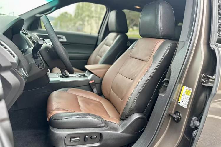 Ford Explorer (Imported) 2015 #27 Ford Explorer (Imported) 2015 car image #27