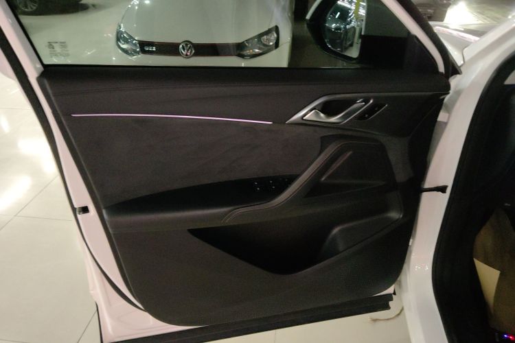 Roewe D5X DMH 2024 car image #27