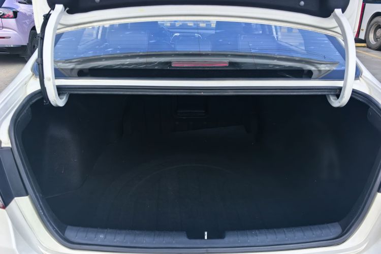 起亚 起亚K4 2016 汽车图片 #27