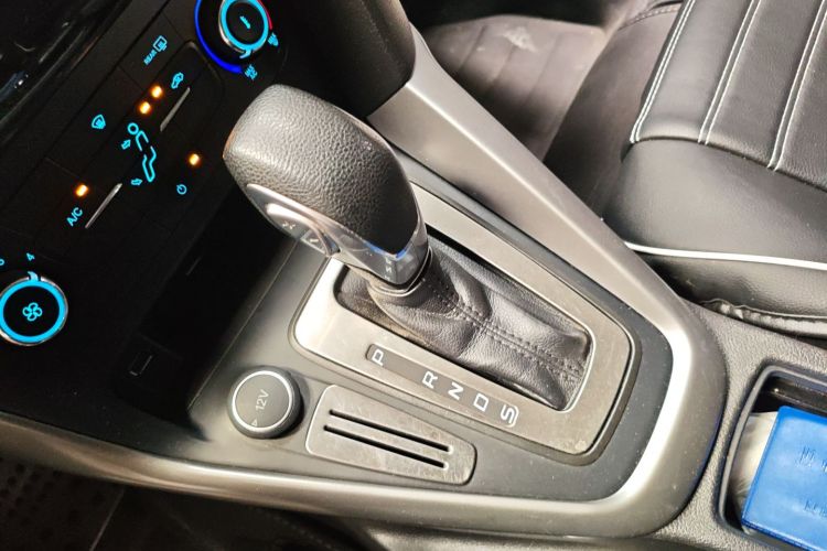 Ford Focus 2018 car image #27