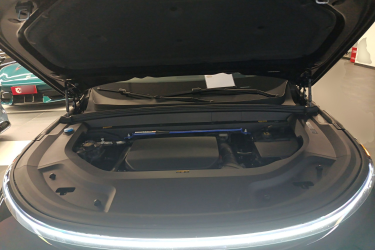 Li L8 2022 изображение автомобиля #27