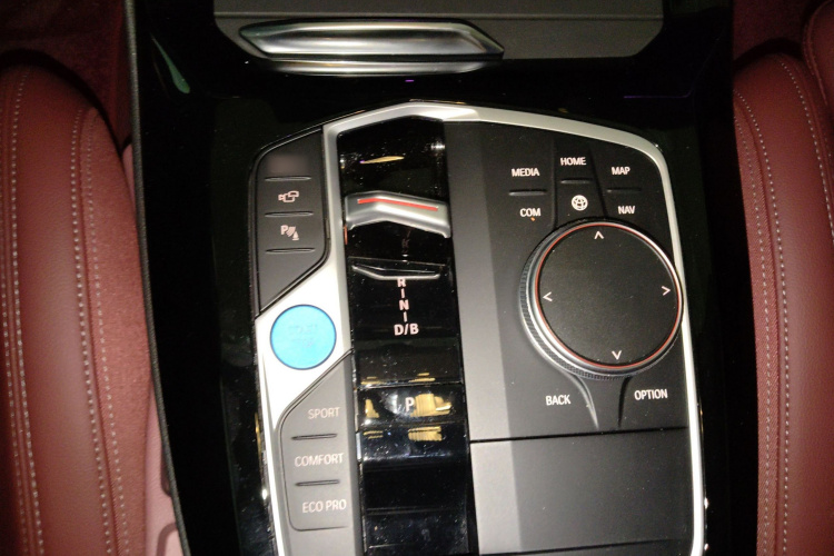 Volkswagen Bora Classic 2024 #27 Volkswagen Bora Classic 2024 car image #27