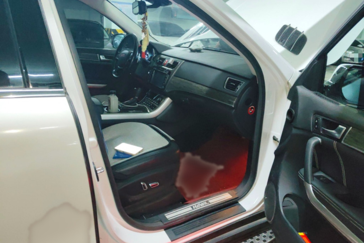 Haval H8 2015 car image #27