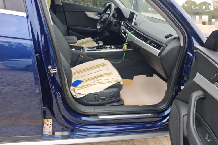 Audi A4 2017 car image #27