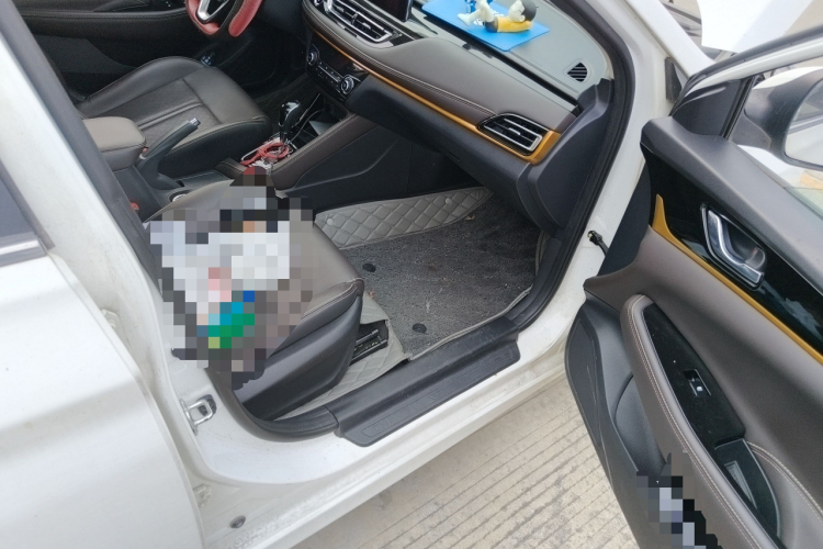 Changan Eado DT 2019 #27 Changan Eado DT 2019 car image #27