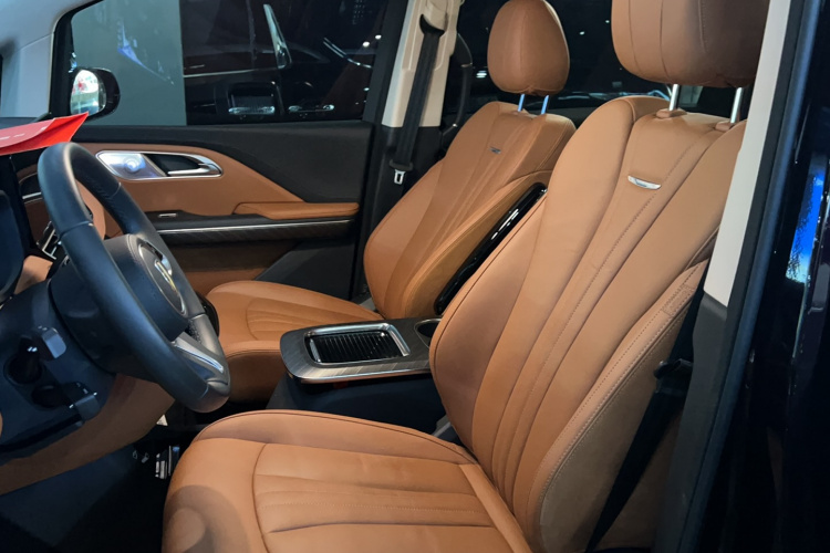 HongQi HQ9 PHEV 2024 car image #27