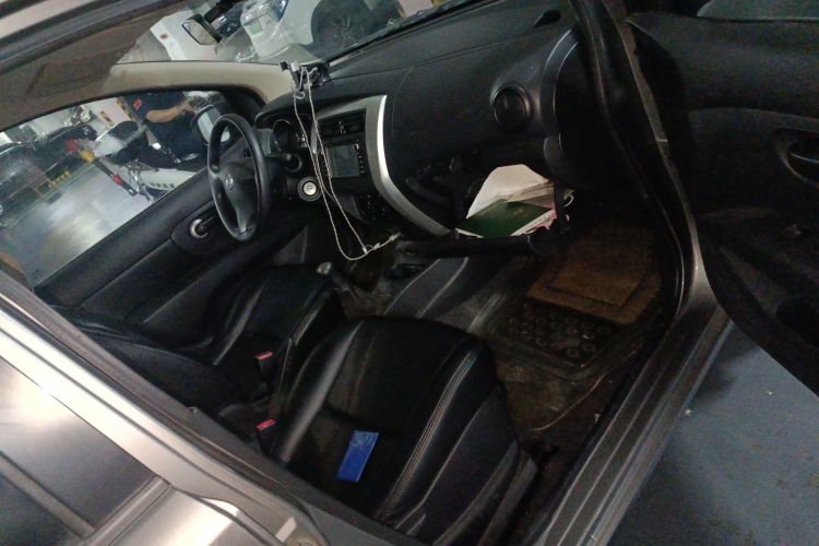 日产 骊威 2013 汽车图片 #27