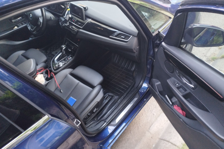 BMW 2 Series Tourer (Imported) 2016 immagine di auto #27