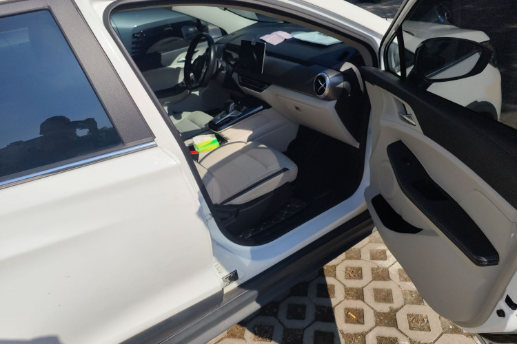 BYD Yuan 2021 car image #27