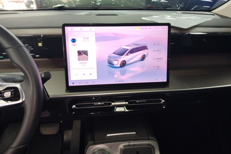 GAC Trumpchi E8 New Energy 2024 #27 GAC Trumpchi E8 New Energy 2024 car image #27