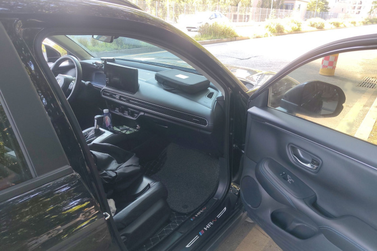 Honda HR-V 2023 #27 Honda HR-V 2023 car image #27